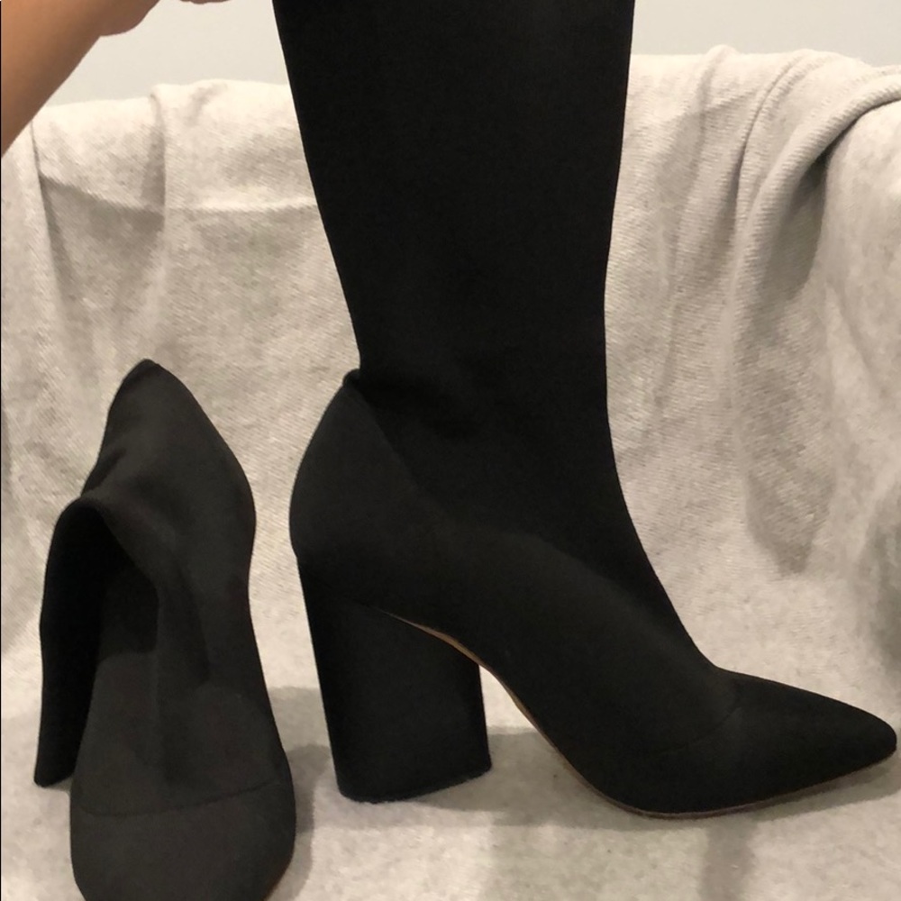 Black Yeezy boots size 9